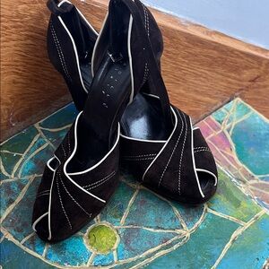 Vero Cuoio Dark Brown Peep Toe Heels